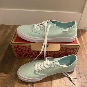Vans women’s 10
